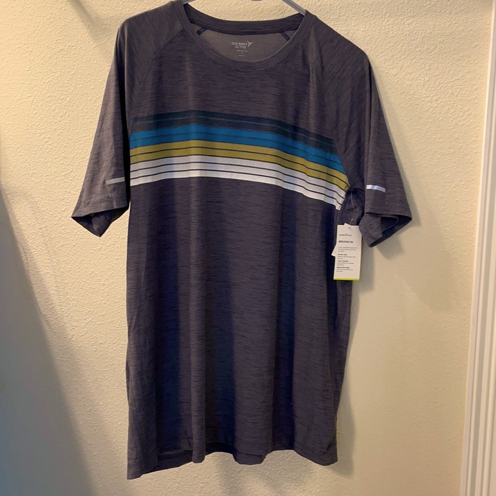 Old Navy Breathe On striped shirt Men (L)